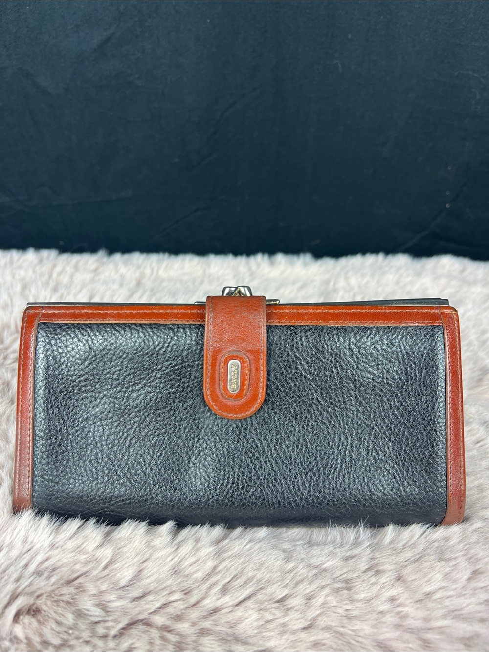 Bally Vintage Black Pebbled Leather Checkbook Wallet w Kiss Lock Coin Purse EUC